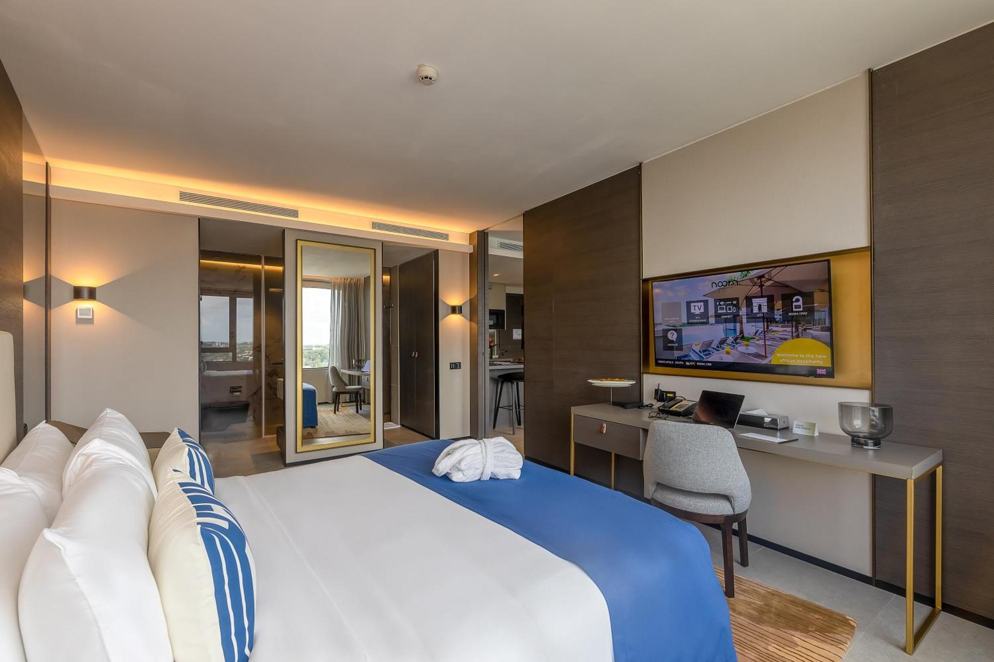 Noom Hotel Abidjan Plateau Exterior photo Deluxe Room