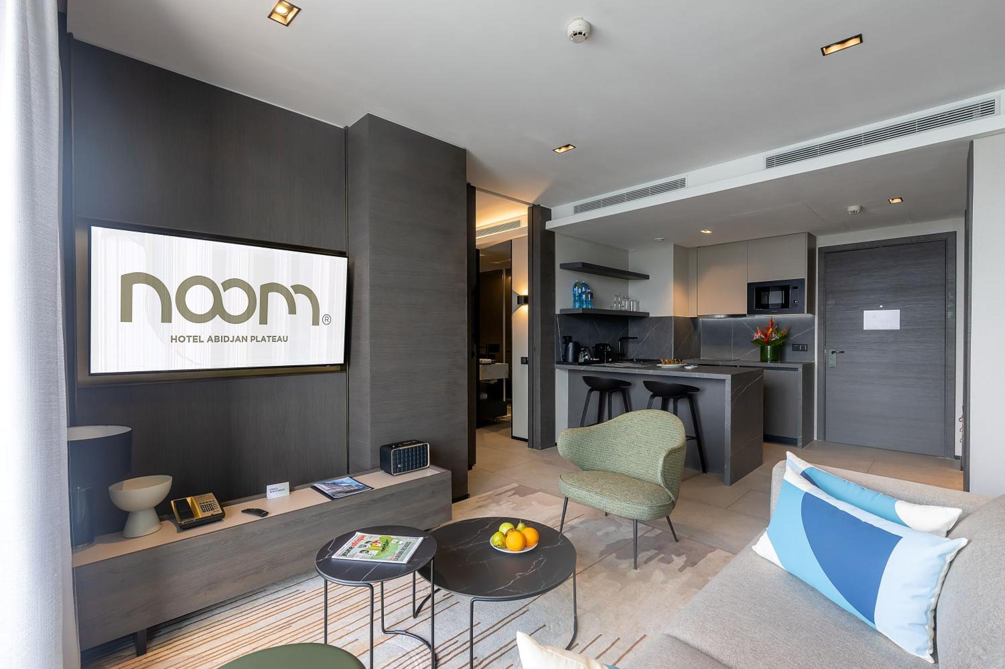 Noom Hotel Abidjan Plateau Exterior photo A two-bedroom apartment at the hotel
