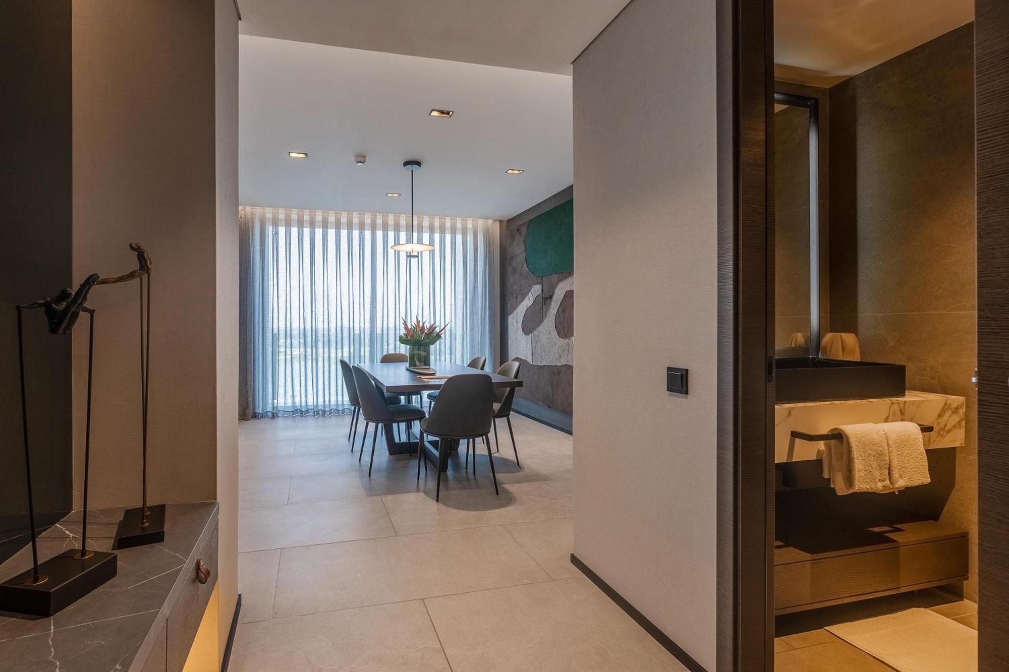 Noom Hotel Abidjan Plateau Exterior photo Interior of a suite at the hotel