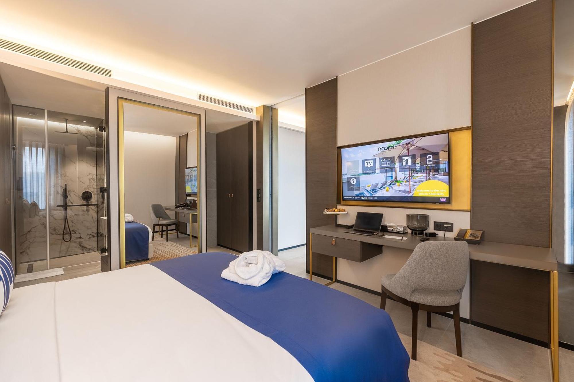Noom Hotel Abidjan Plateau Exterior photo Deluxe Room