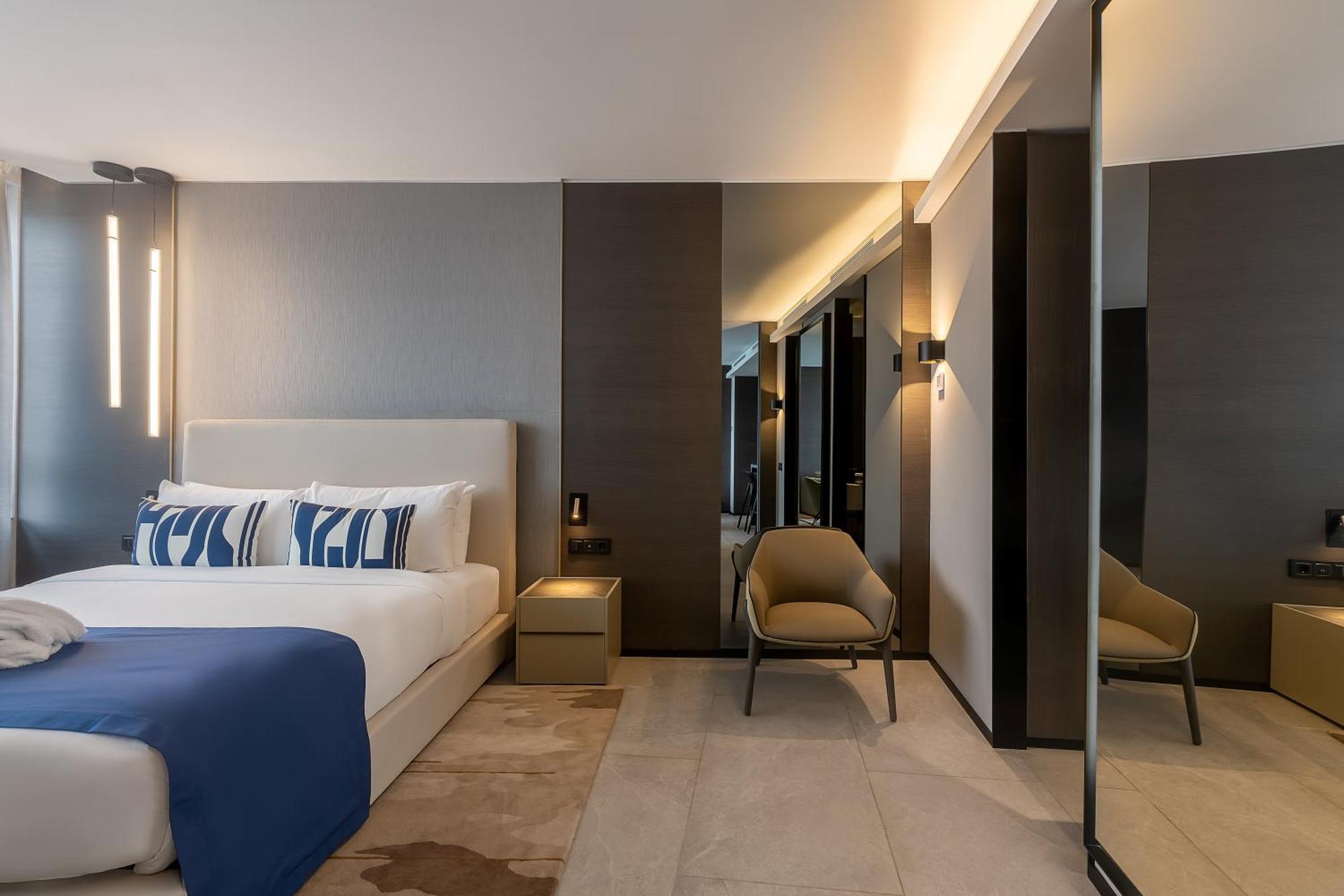 Noom Hotel Abidjan Plateau Exterior photo Deluxe Room