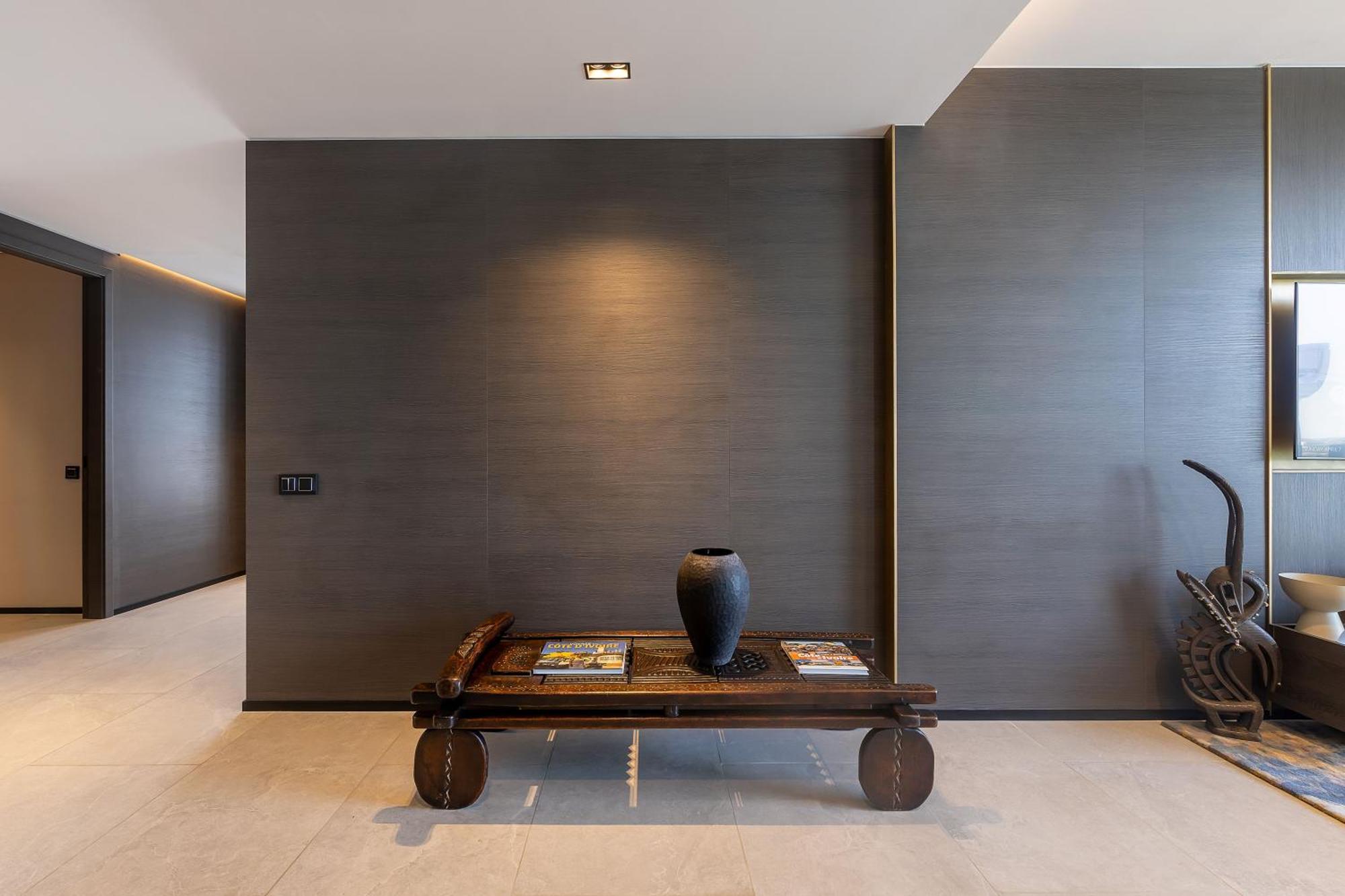 Noom Hotel Abidjan Plateau Exterior photo Interior of the house