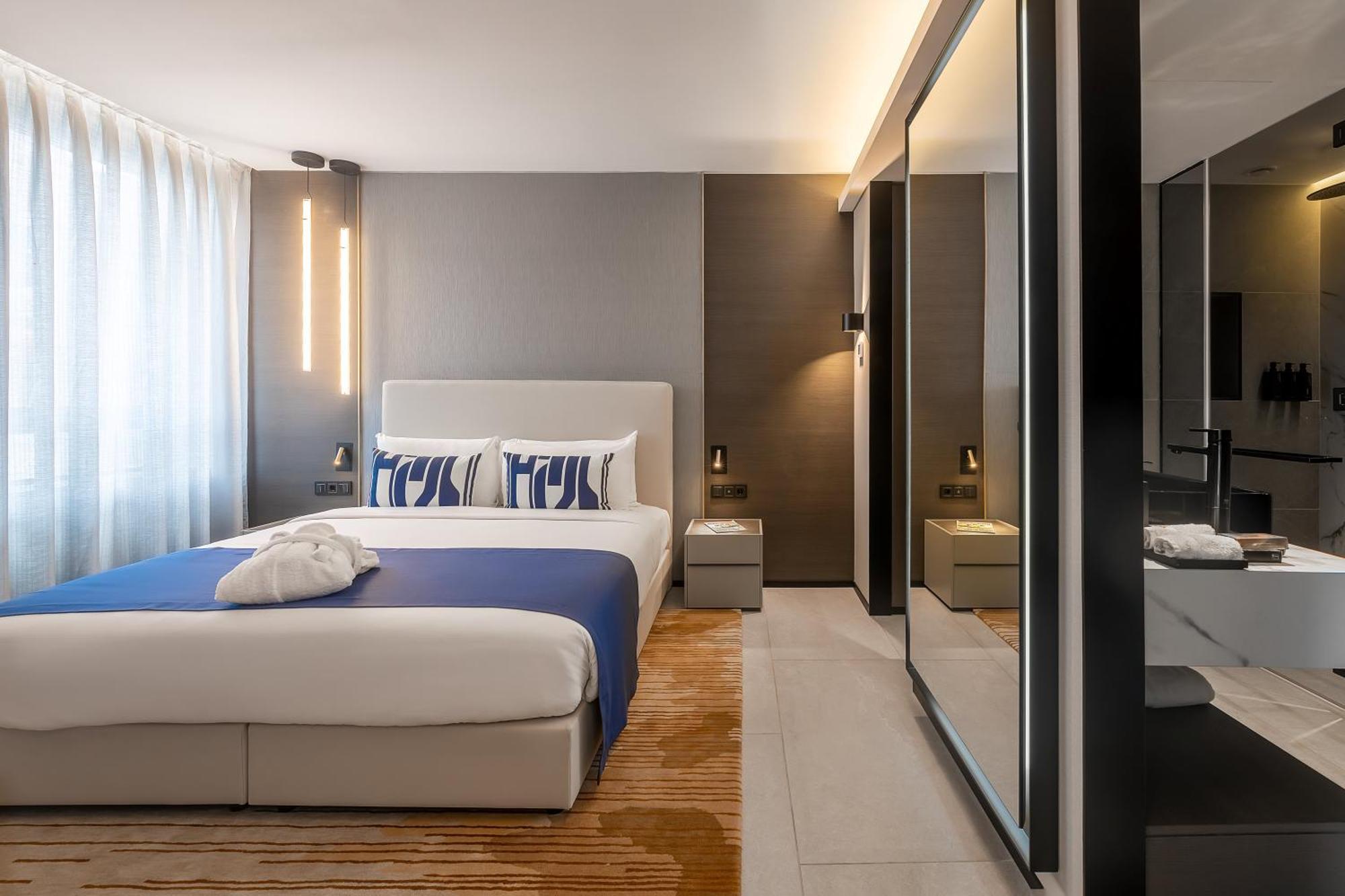 Noom Hotel Abidjan Plateau Exterior photo Deluxe Room