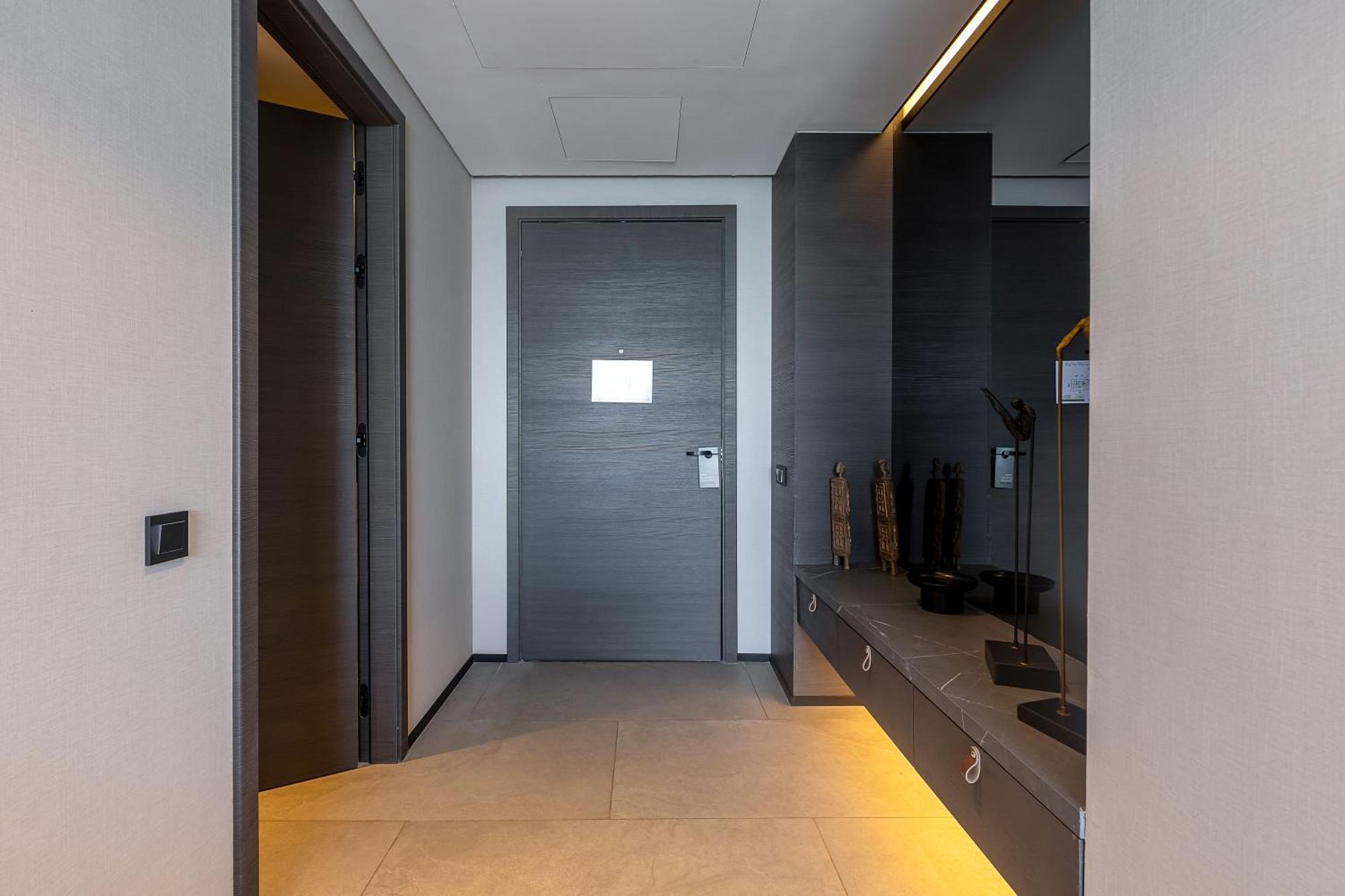 Noom Hotel Abidjan Plateau Exterior photo Interior of a private house in London