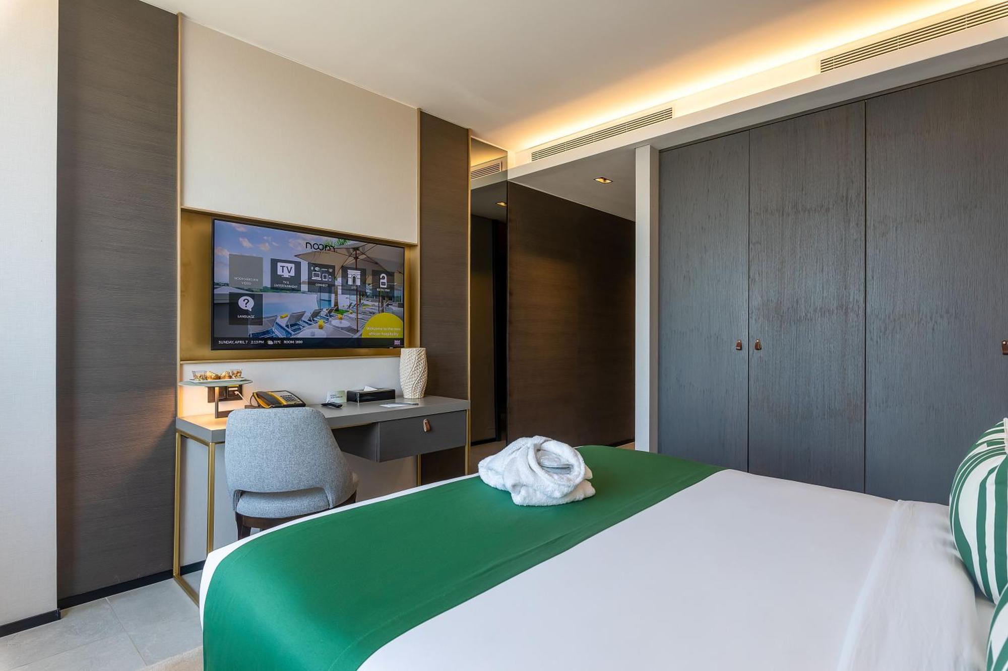 Noom Hotel Abidjan Plateau Exterior photo Deluxe Room