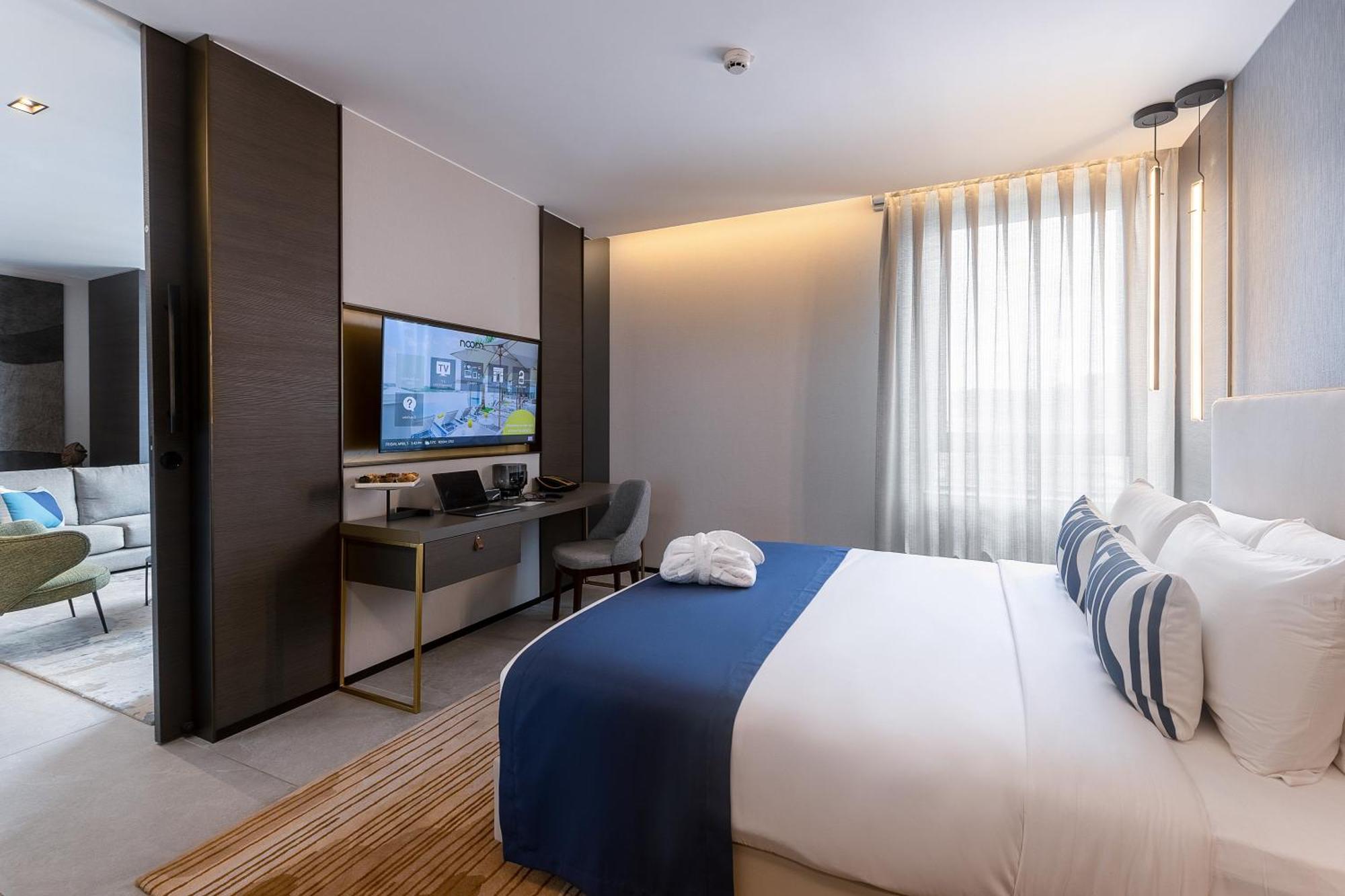 Noom Hotel Abidjan Plateau Exterior photo Deluxe Room