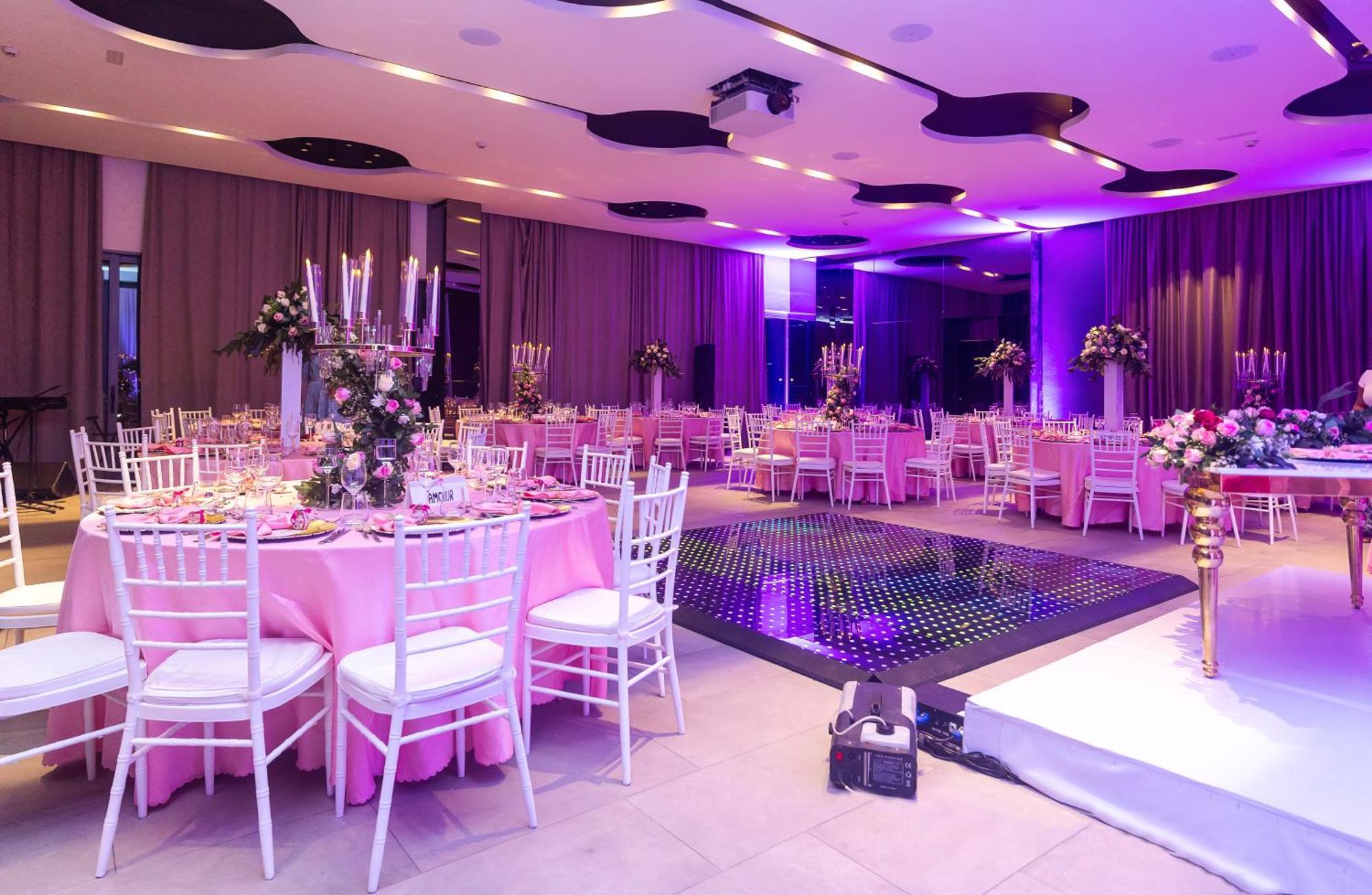 Noom Hotel Abidjan Plateau Exterior photo The ballroom